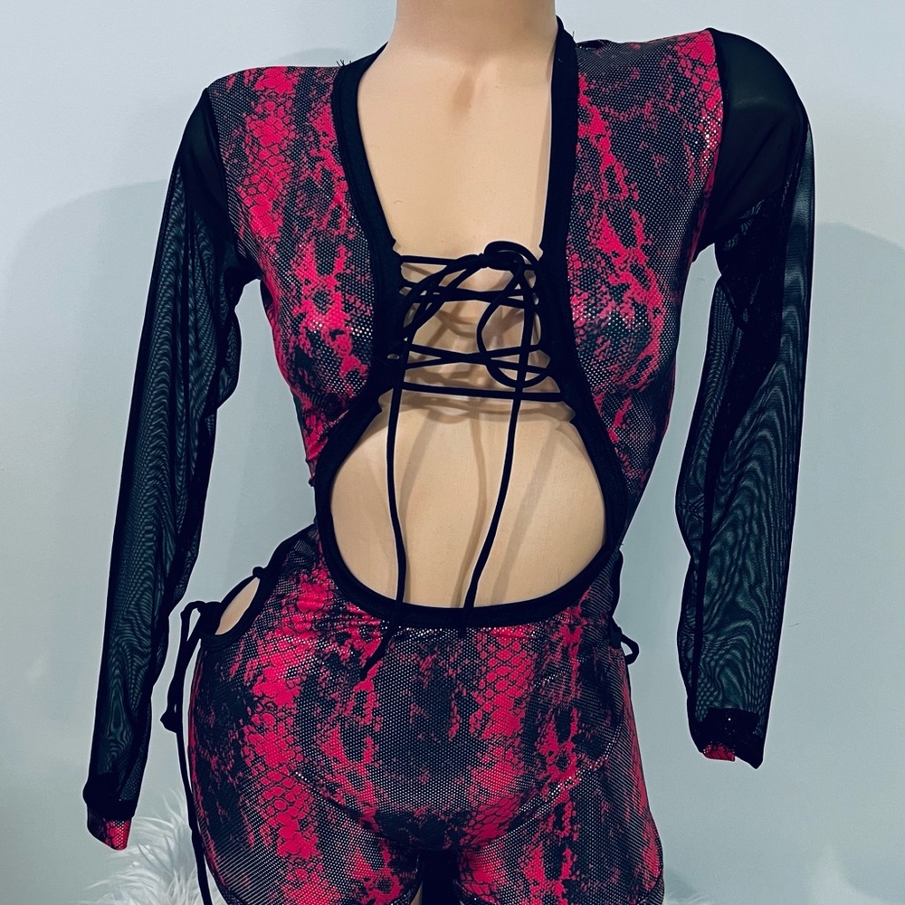 Elegant Black and Pink Lace-Up Chemise size M